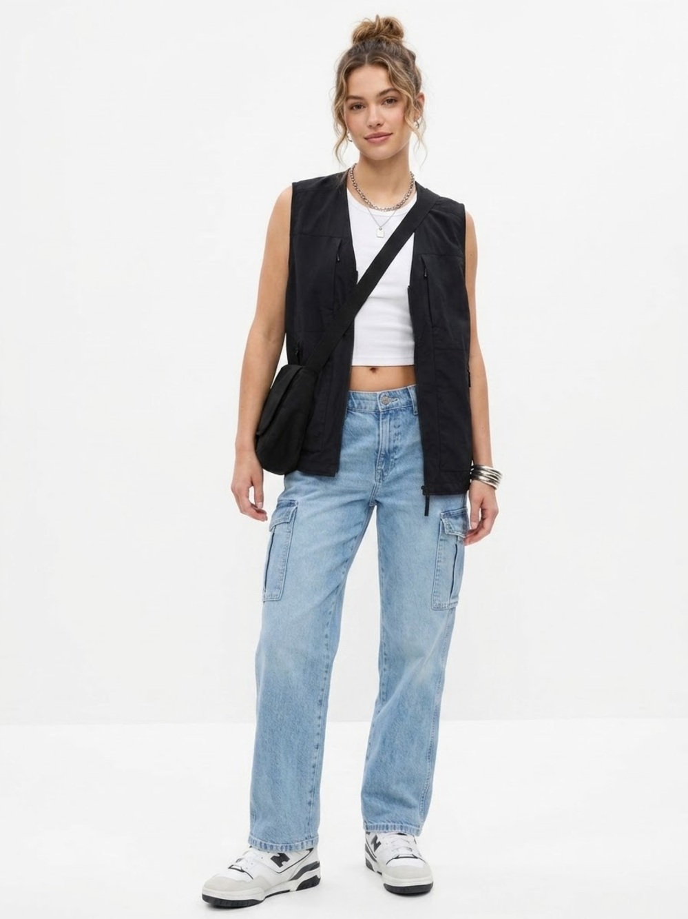 GAP '90s Loose Cargo $90 W14” R 10” I 29” Mid Rise Jeans Light Indigo Size 26/2R